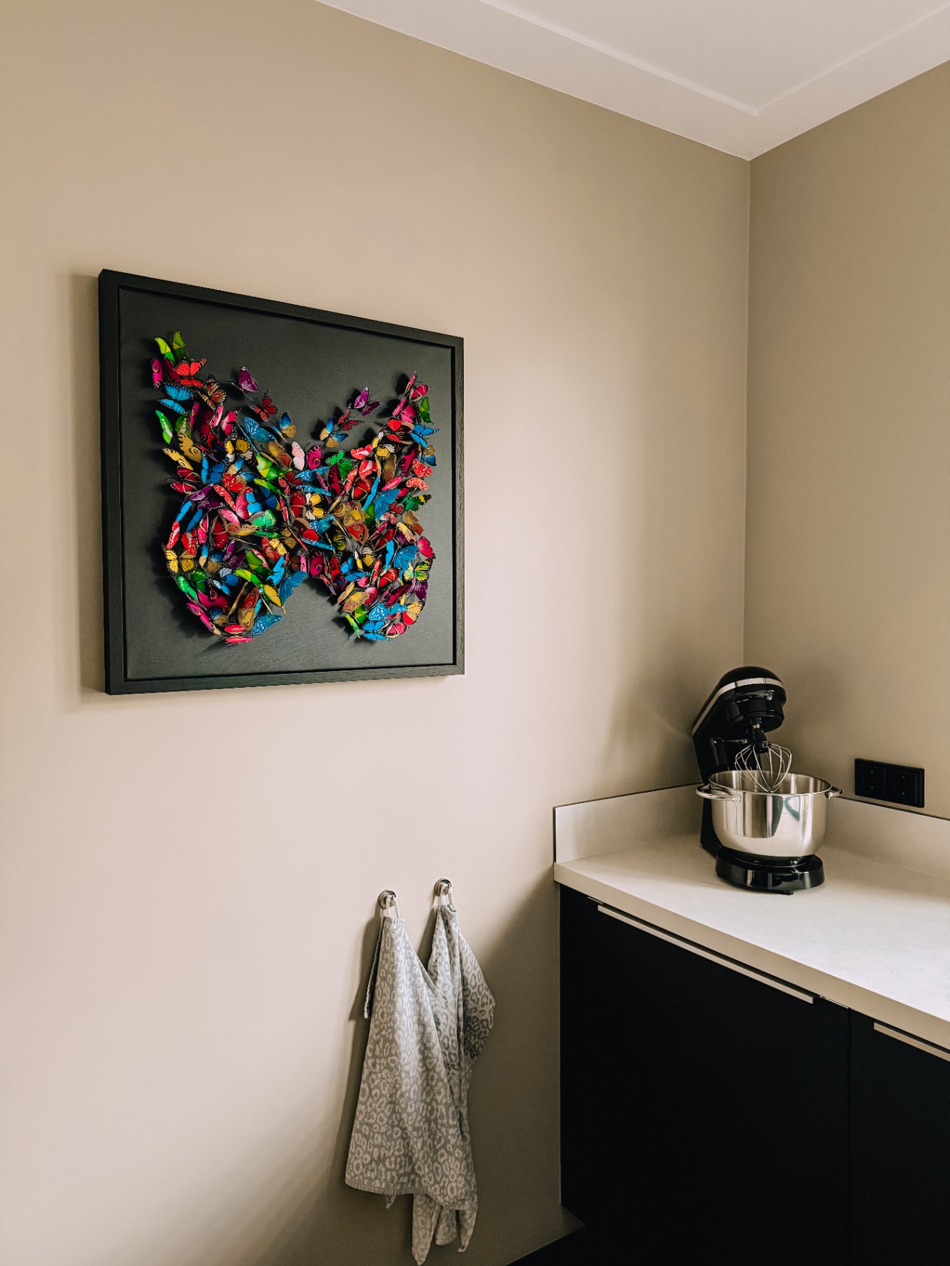 Kleurrijke vlindervormige wanddecoratie